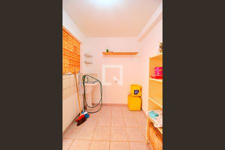 Casa de condomínio à venda com 170m², 2 quartos e 1 vagaÁrea de Serviço
