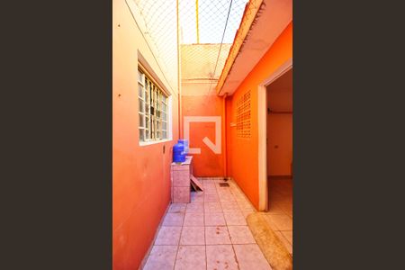 Casa de condomínio à venda com 170m², 2 quartos e 1 vagaQuintal