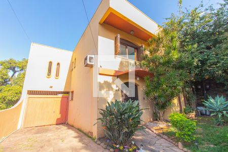 Casa à venda com 345m², 4 quartos e 3 vagasFachada