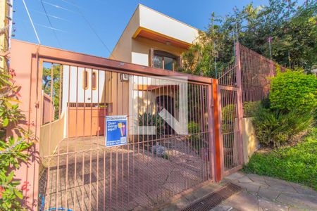 Casa à venda com 345m², 4 quartos e 3 vagasFachada