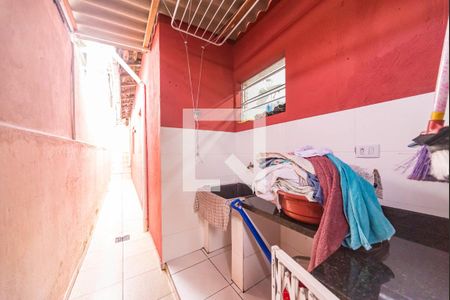 Casa para alugar com 115m², 3 quartos e 2 vagas Casa para alugar com 115m², 3 quartos e 2 vagasCorredor Lateral