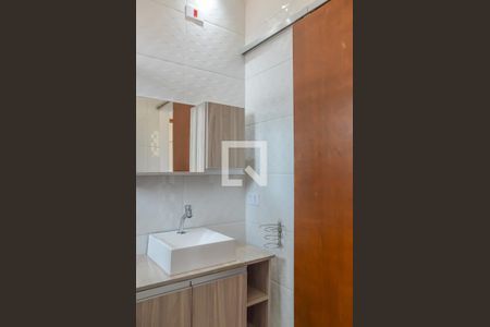 Casa à venda com 130m², 3 quartos e 2 vagasBanheiro