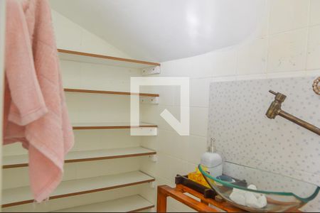 Casa à venda com 130m², 3 quartos e 2 vagasBanheiro de serviço