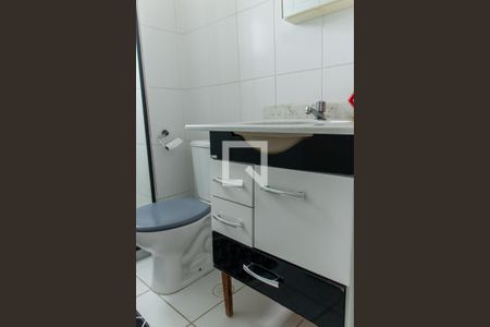 Apartamento para alugar com 56m², 2 quartos e 1 vagaDetalhe do banheiro