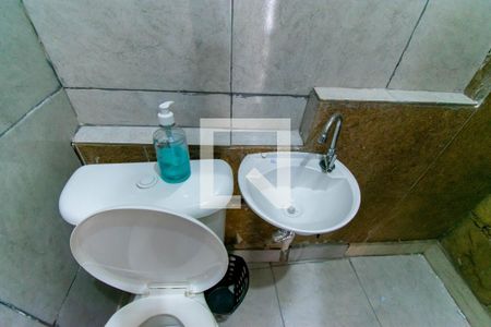 Banheiro de kitnet/studio para alugar com 1 quarto, 10m² em Jardim Avelino, São Paulo