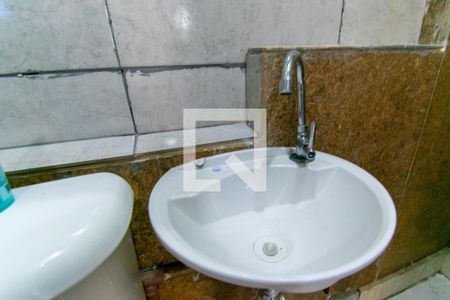 Banheiro de kitnet/studio para alugar com 1 quarto, 10m² em Jardim Avelino, São Paulo