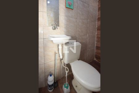 Banheiro de kitnet/studio para alugar com 1 quarto, 15m² em Jardim Avelino, São Paulo