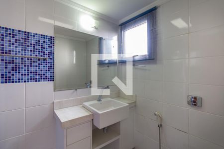Banheiro de kitnet/studio para alugar com 1 quarto, 45m² em Moema, São Paulo