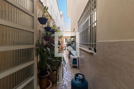 Casa à venda com 250m², 3 quartos e 3 vagasCorredor Lateral