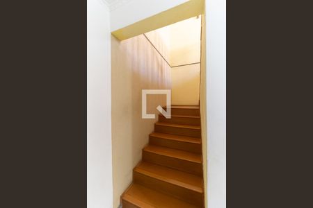 Casa à venda com 250m², 3 quartos e 3 vagasEscada