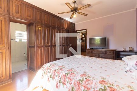 Casa à venda com 250m², 3 quartos e 3 vagasSuíte