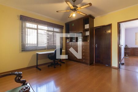 Casa à venda com 250m², 3 quartos e 3 vagasHall dos Quartos 