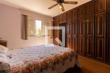 Casa à venda com 250m², 3 quartos e 3 vagasSuíte