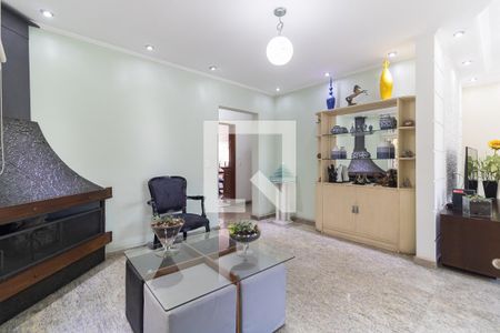Sala de casa à venda com 3 quartos, 250m² em Vila Moinho Velho, São Paulo
