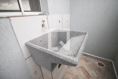 Casa para alugar com 60m², 2 quartos e 1 vagaarea de serviço