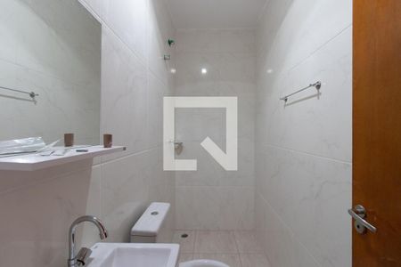 Casa para alugar com 60m², 2 quartos e 1 vaga Casa para alugar com 60m², 2 quartos e 1 vagaBanheiro