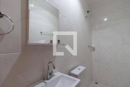 Casa para alugar com 60m², 2 quartos e 1 vaga Casa para alugar com 60m², 2 quartos e 1 vagaBanheiro