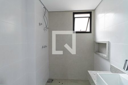 Apartamento à venda com 140m², 4 quartos e 4 vagas Apartamento à venda com 140m², 4 quartos e 4 vagasBanheiro social