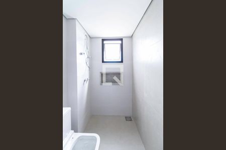 Apartamento à venda com 140m², 4 quartos e 4 vagas Apartamento à venda com 140m², 4 quartos e 4 vagasBanheiro da suíte 1