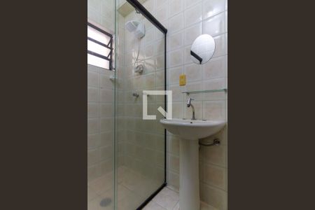 Casa à venda com 200m², 2 quartos e 2 vagas Casa à venda com 200m², 2 quartos e 2 vagasBanheiro