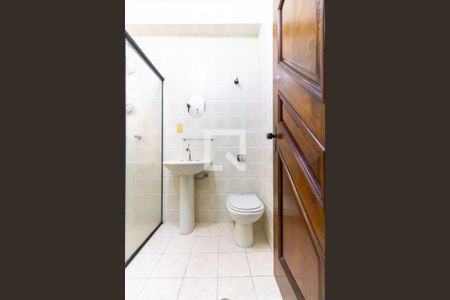 Casa à venda com 200m², 2 quartos e 2 vagas Casa à venda com 200m², 2 quartos e 2 vagasBanheiro