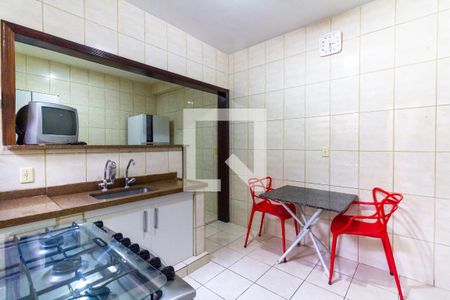Casa à venda com 200m², 2 quartos e 2 vagas Casa à venda com 200m², 2 quartos e 2 vagasCozinha B