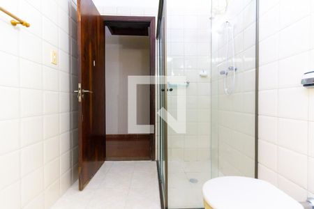 Casa à venda com 200m², 2 quartos e 2 vagas Casa à venda com 200m², 2 quartos e 2 vagasBanheiro A