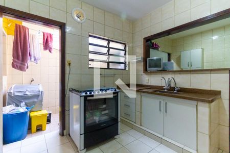 Casa à venda com 200m², 2 quartos e 2 vagas Casa à venda com 200m², 2 quartos e 2 vagasCozinha B