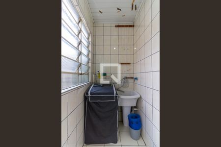 Casa à venda com 200m², 2 quartos e 2 vagas Casa à venda com 200m², 2 quartos e 2 vagasÁrea de Serviço A
