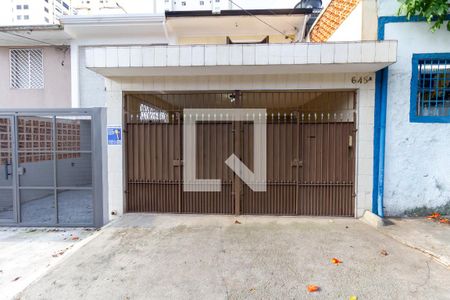 Fachada de casa à venda com 2 quartos, 200m² em Perdizes, São Paulo