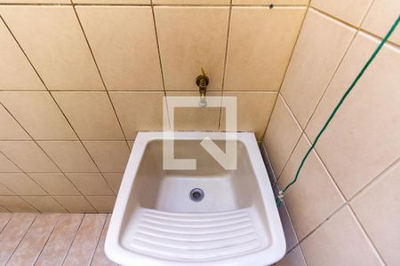 Casa à venda com 200m², 2 quartos e 2 vagas Casa à venda com 200m², 2 quartos e 2 vagasÁrea de Serviço B