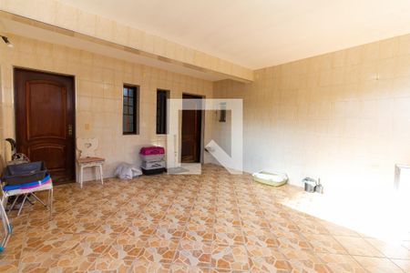 Casa à venda com 200m², 2 quartos e 2 vagas Casa à venda com 200m², 2 quartos e 2 vagasGaragem