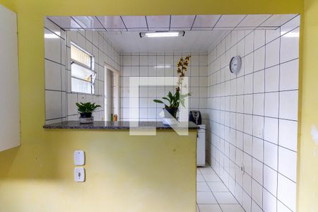 Casa à venda com 200m², 2 quartos e 2 vagas Casa à venda com 200m², 2 quartos e 2 vagasCozinha A
