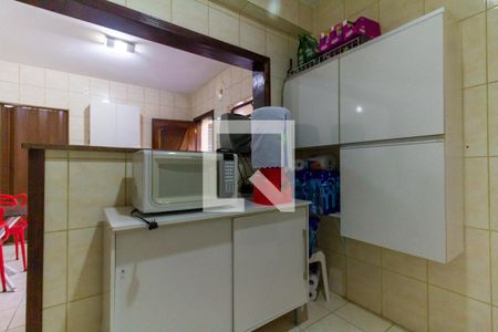 Casa à venda com 200m², 2 quartos e 2 vagas Casa à venda com 200m², 2 quartos e 2 vagasCopa B