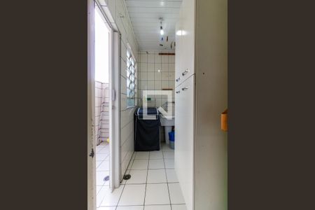 Casa à venda com 200m², 2 quartos e 2 vagas Casa à venda com 200m², 2 quartos e 2 vagasÁrea de Serviço A
