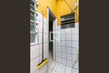 Casa à venda com 200m², 2 quartos e 2 vagas Casa à venda com 200m², 2 quartos e 2 vagasÁrea de Serviço A
