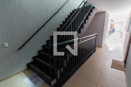 Apartamento para alugar com 45m², 1 quarto e sem vaga Apartamento para alugar com 45m², 1 quarto e sem vagaEscada