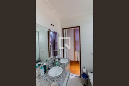 Casa à venda com 320m², 4 quartos e 4 vagasBanheiro da Suíte 1