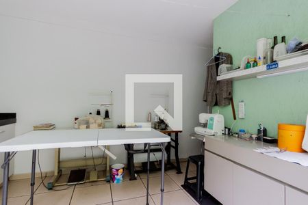 Casa à venda com 320m², 4 quartos e 4 vagasQuarto de Serviço