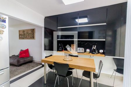 Casa à venda com 320m², 4 quartos e 4 vagasCozinha