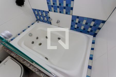 Casa à venda com 320m², 4 quartos e 4 vagasBanheira