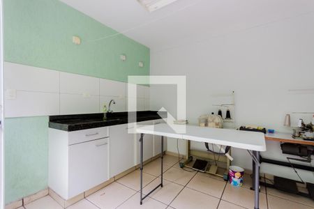 Casa à venda com 320m², 4 quartos e 4 vagasQuarto de Serviço