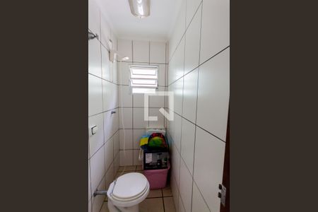 Casa à venda com 320m², 4 quartos e 4 vagasBanheiro de Serviço