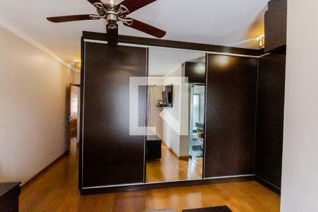 Casa à venda com 320m², 4 quartos e 4 vagasArmário