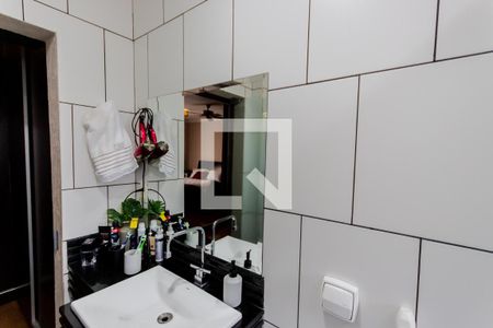 Casa à venda com 320m², 4 quartos e 4 vagasEspelho