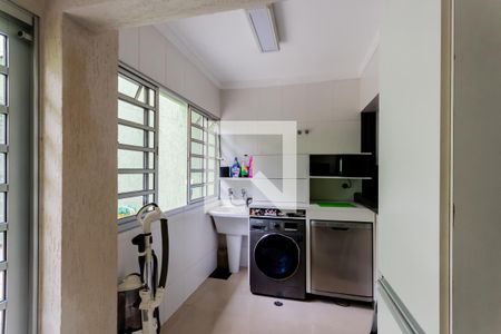 Casa à venda com 320m², 4 quartos e 4 vagasÁrea de Serviço