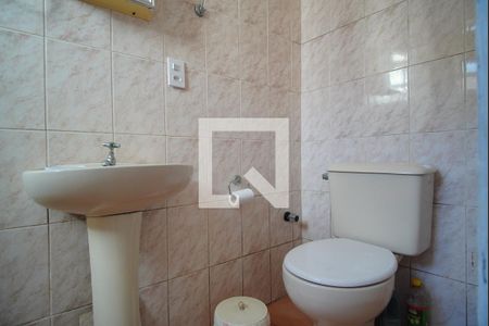 Banheiro suite  de casa à venda com 3 quartos, 163m² em Santana, Porto Alegre