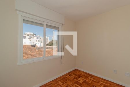 Quarto de apartamento à venda com 2 quartos, 58m² em Passo da Areia, Porto Alegre