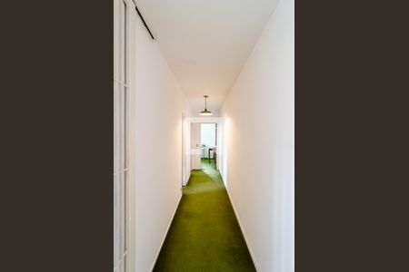 Casa à venda com 500m², 3 quartos e 2 vagasCorredor