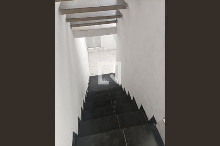 Casa para alugar com 145m², 1 quarto e sem vagaEscada
